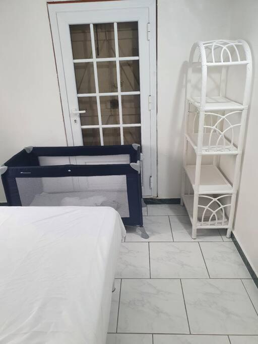 Le Sable Bleu - Evasion Tropicale A Sainte-Anne - Plage 5Min - Piscine - Parking - Logement Climatise - Vue Sur Les Palmiers - Parfait Pour Sejours En Famille Ou Entre Amis Ngoại thất bức ảnh